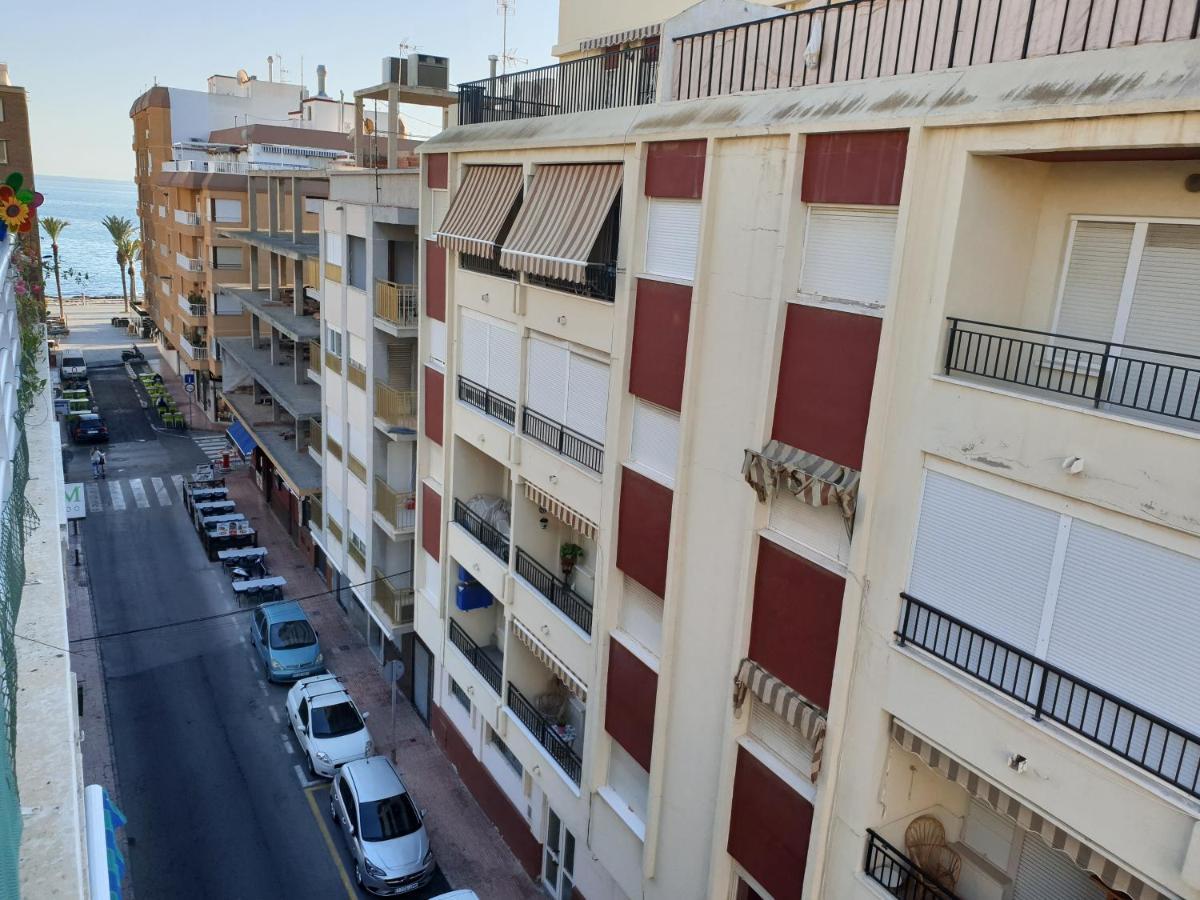 Beachside Apartment In Torrevieja Luaran gambar