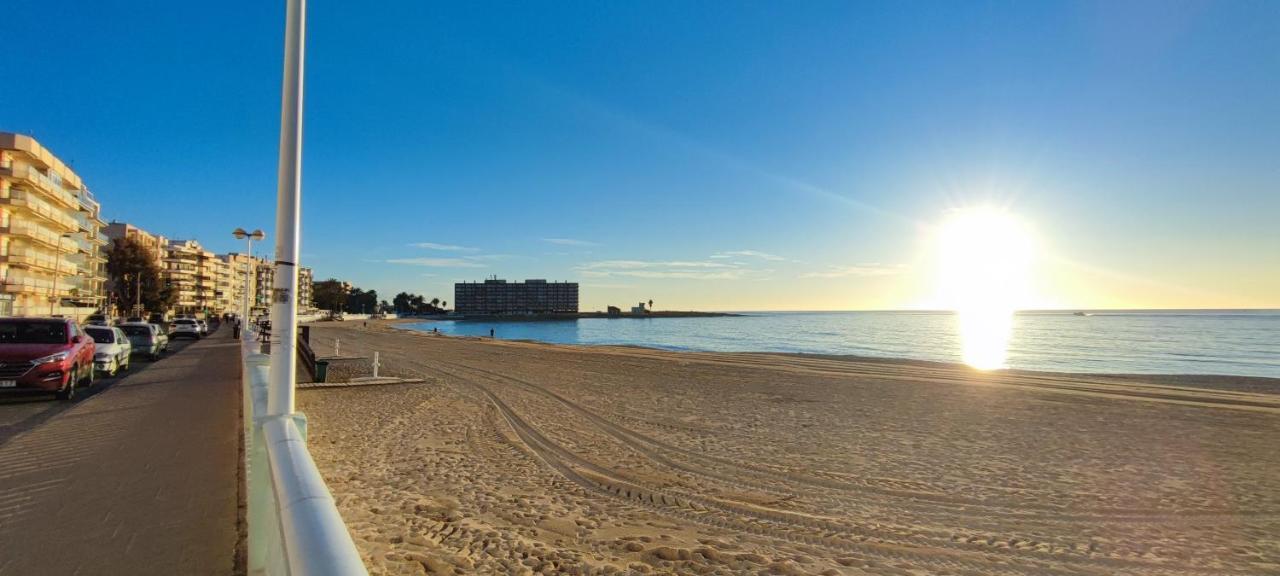 Beachside Apartment In Torrevieja Luaran gambar