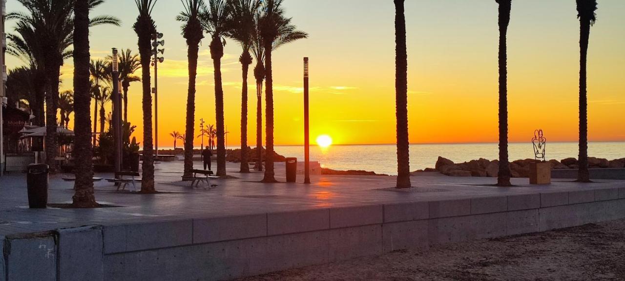 Beachside Apartment In Torrevieja Luaran gambar